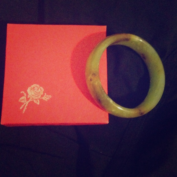 jade bracelet