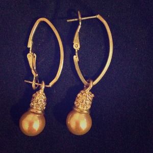 golden pearl earrings