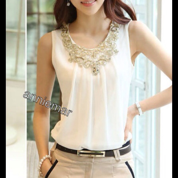 ❌SOLD IN A BUNDLE❌ - Picture 2 of 2