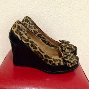 Aerosoles peep toe leopard wedges