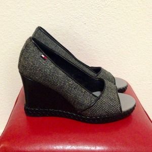 Grey fabric wedges