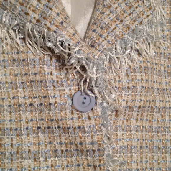 ***SOLD in bundle** Chanel-like blazer jacket - Picture 3 of 4