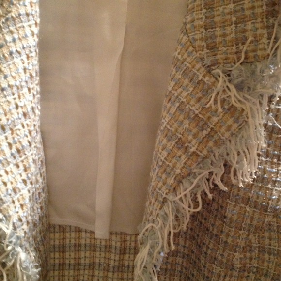 ***SOLD in bundle** Chanel-like blazer jacket - Picture 4 of 4