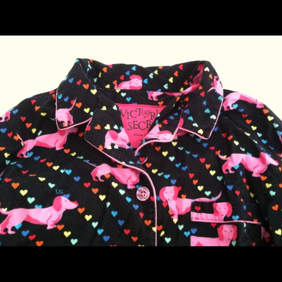 HOLD @girlzombie VS PJs & Coral VS Bra