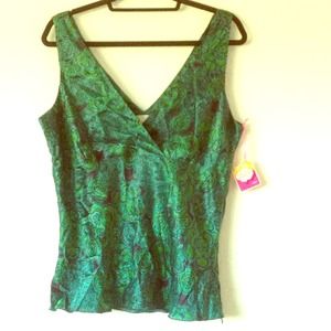 Beautiful Old Navy boobie shirt!