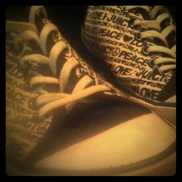 Juicy couture tennis shoes