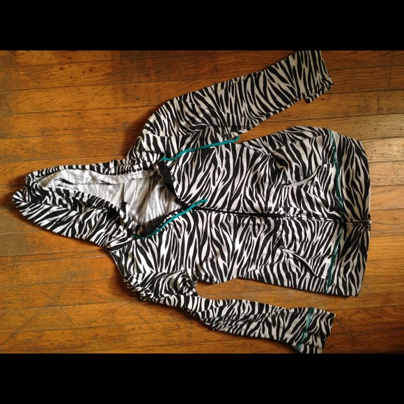Zebra zip up