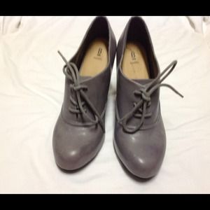 SOLD in bundle Reduced** Slate grey lace up heels