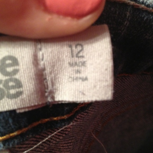 CHARLOTTE RUSSE JEAN SHORTS - Picture 2 of 3
