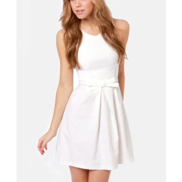 Precious white dress!