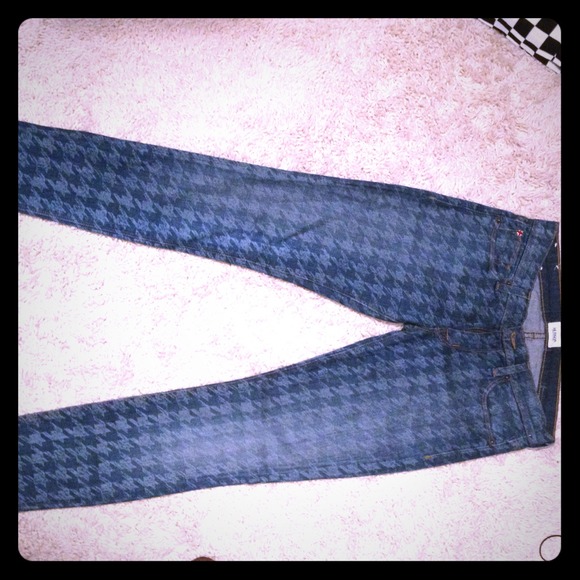 SUPER CUTE HUDSON JEANS !!