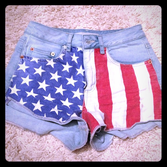 AMERICAN FLAG SHORTS 🇺🇸🇺🇸