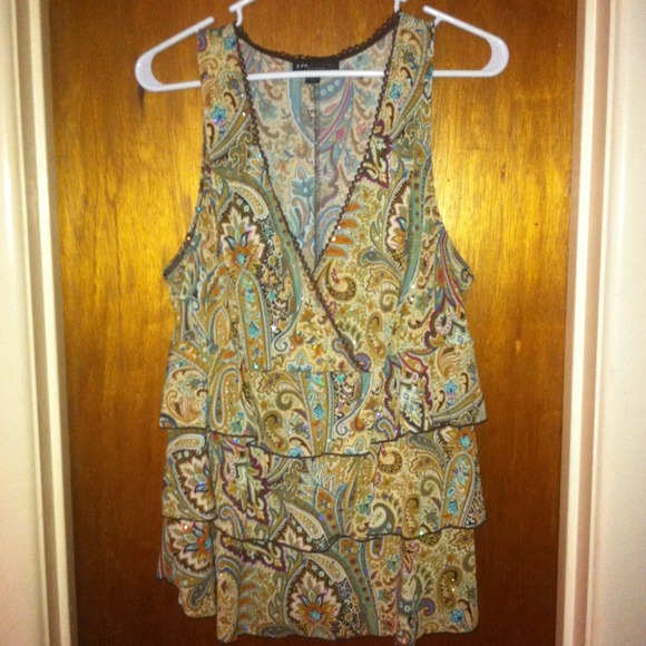Beautiful sleeveless top!