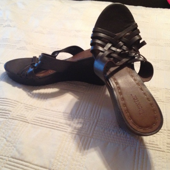 Women's dress shoes