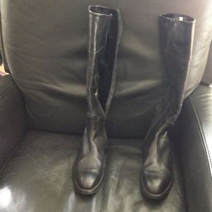 Colin Stuart Leather black boots