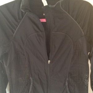Lululemon fitted mesh light running jacket