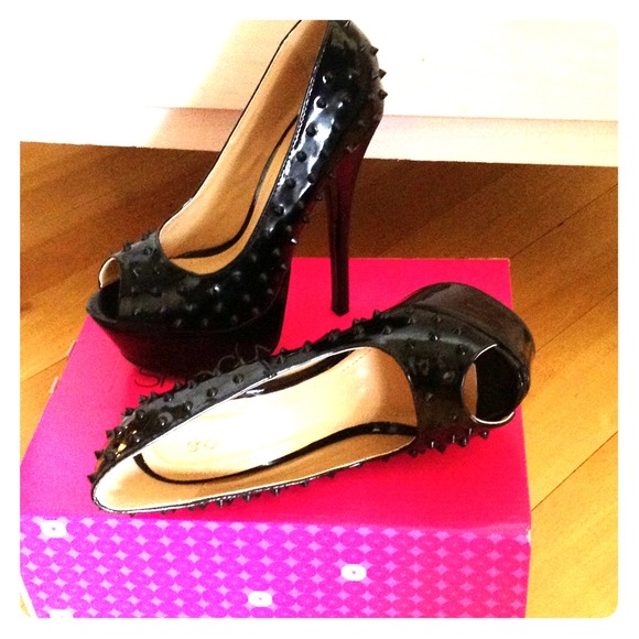 Black Peep-Toe Pumps