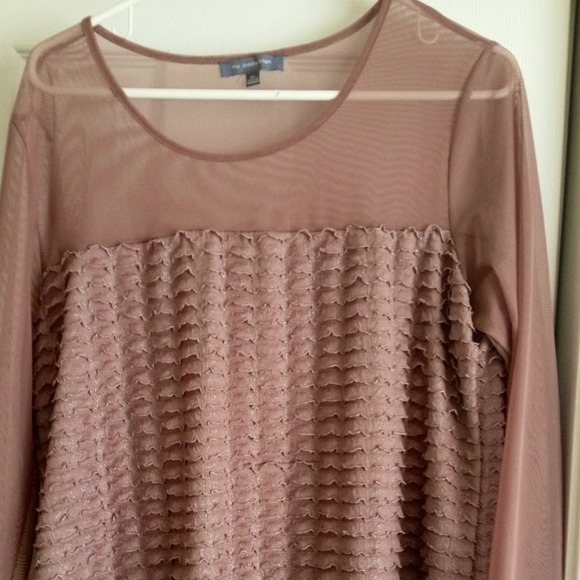 SOLD/Sheer sleeve top.. Simply elegant!!