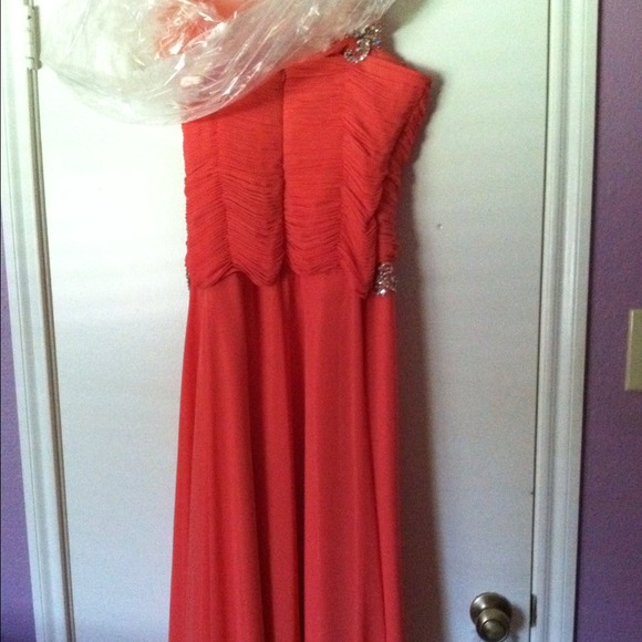 Prom dress - Picture 3 of 3