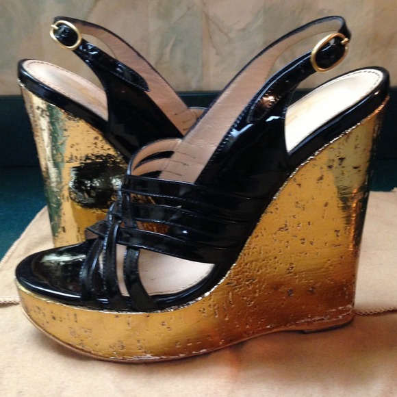 Shoes - Picture 2 of 4