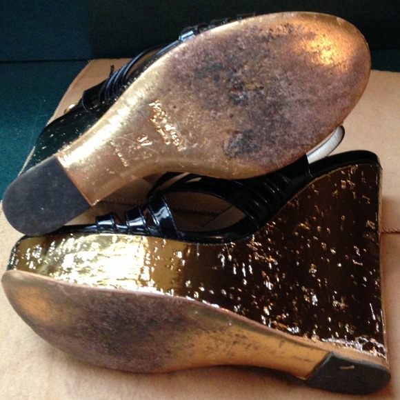 Shoes - Picture 4 of 4