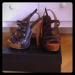 🚫SOLD in Bundle🚫Chinese Laundry Platform Sandals