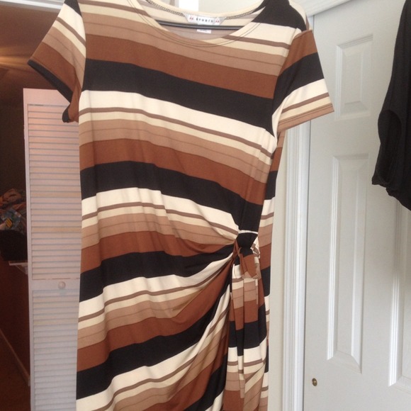 SOLD IN BUNDLE...LOWERED! Plus size dress