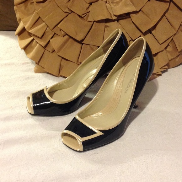 SOLD N BUNDLE*Enzo Angiolini Black/Tan Paten Heels
