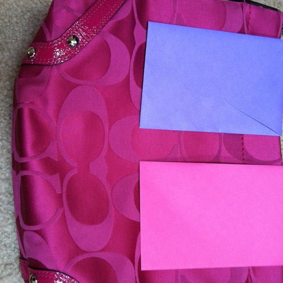 ❌Extra Pictures Coach Fuschia Bag❌