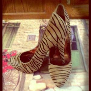 Tan Zebra Striped Pumps