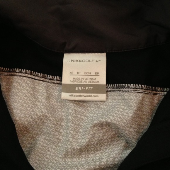 ❌SOLD IN BUNDLE❌ Nike windbreaker! - Picture 2 of 3