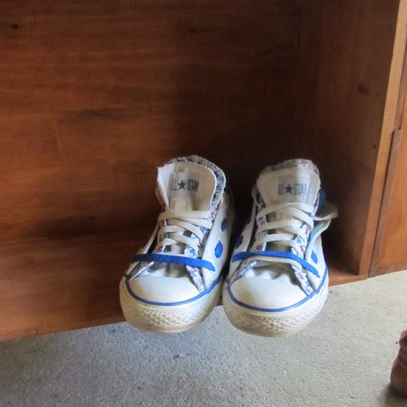 Multi colored two tongued converse. - Picture 2 of 2