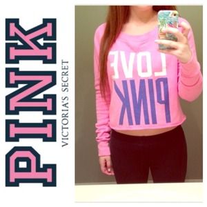 💋RESERVED💋 Victoria's Secret Pink crop top