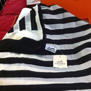 Reserved!! For @frenchief !!Hermes Pareo