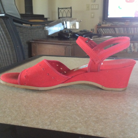 Red wedges - Picture 2 of 3