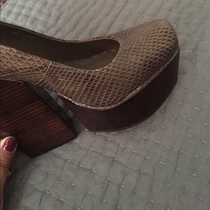 NWO box Never worn.  Added additional pictures