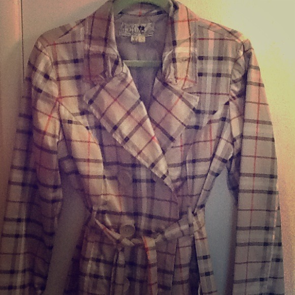 Adorable Plaid Trench Coat NWOT