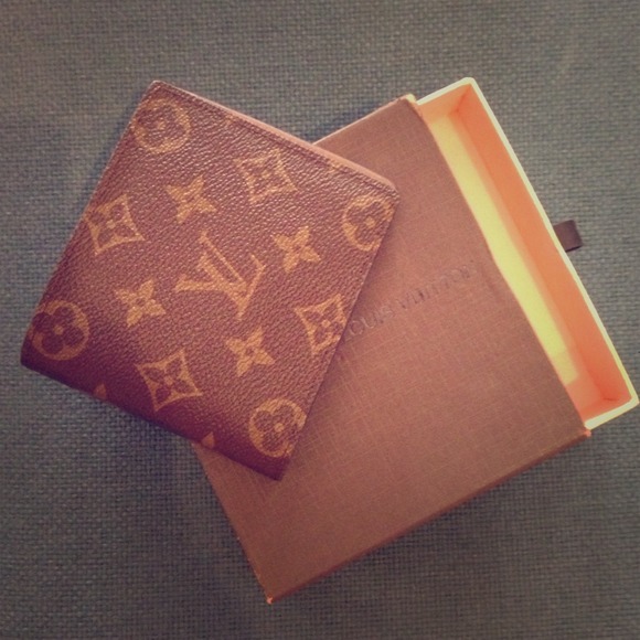 Lv wallet inspired AAA grade