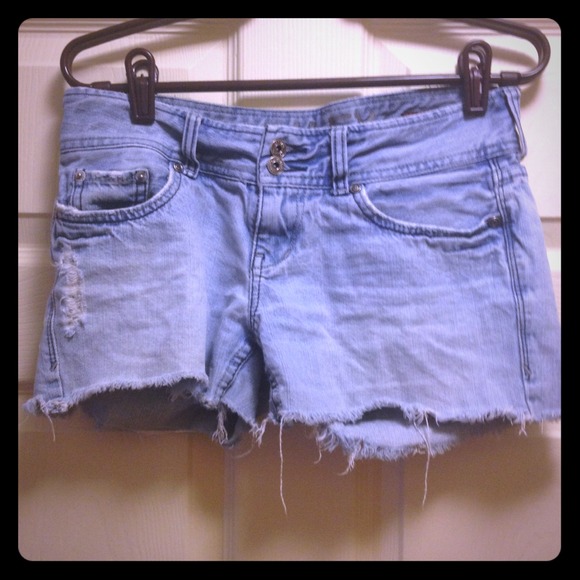 Delia's Light Wash Riley Short Size 5/6 - Picture 1 of 2
