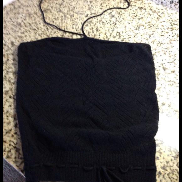 🚫DONATED🚫 
GUESS black halter top Small
