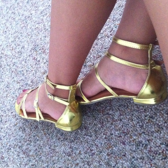 Sandals - Picture 2 of 3