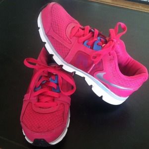 Pink and blue Nike tennis shoes 🚫reserved🚫