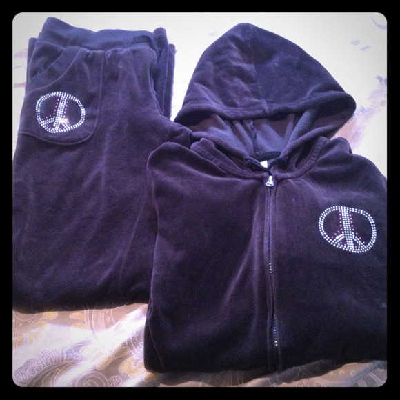 no boundaries Outerwear - Bundle ~ Black velour sweat suit & gray sweat suit