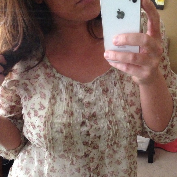 🚨SOLD🚨 Sheer bohemian top