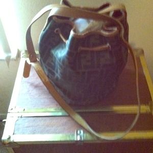 FENDI DRAWSTRING POCKETBOOK
