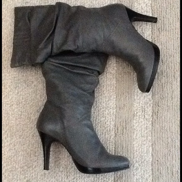 Shoes - Fall/ winter boots