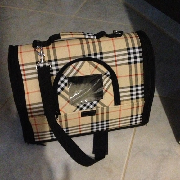 🚨Sold🚨Small animal carrier