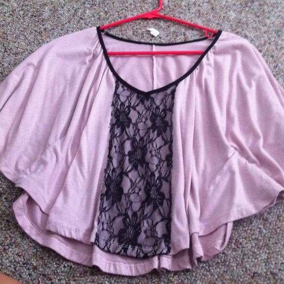 Pink top with black lace - Picture 1 of 3