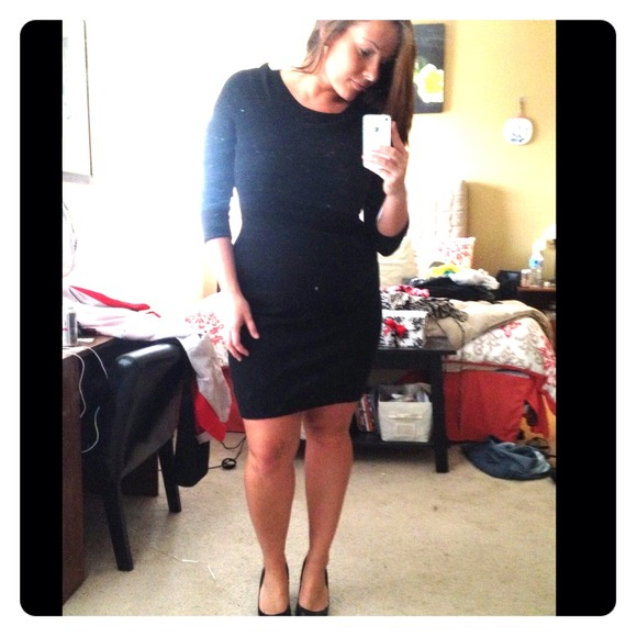 Dresses & Skirts - Little black dress