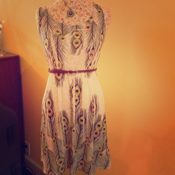 🔴SOLD🔴Forever 21 peacock print dress